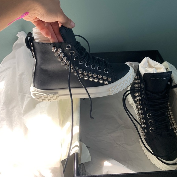 Giuseppe Zanotti studded blabber sneakers *Rare* - Picture 3 of 8